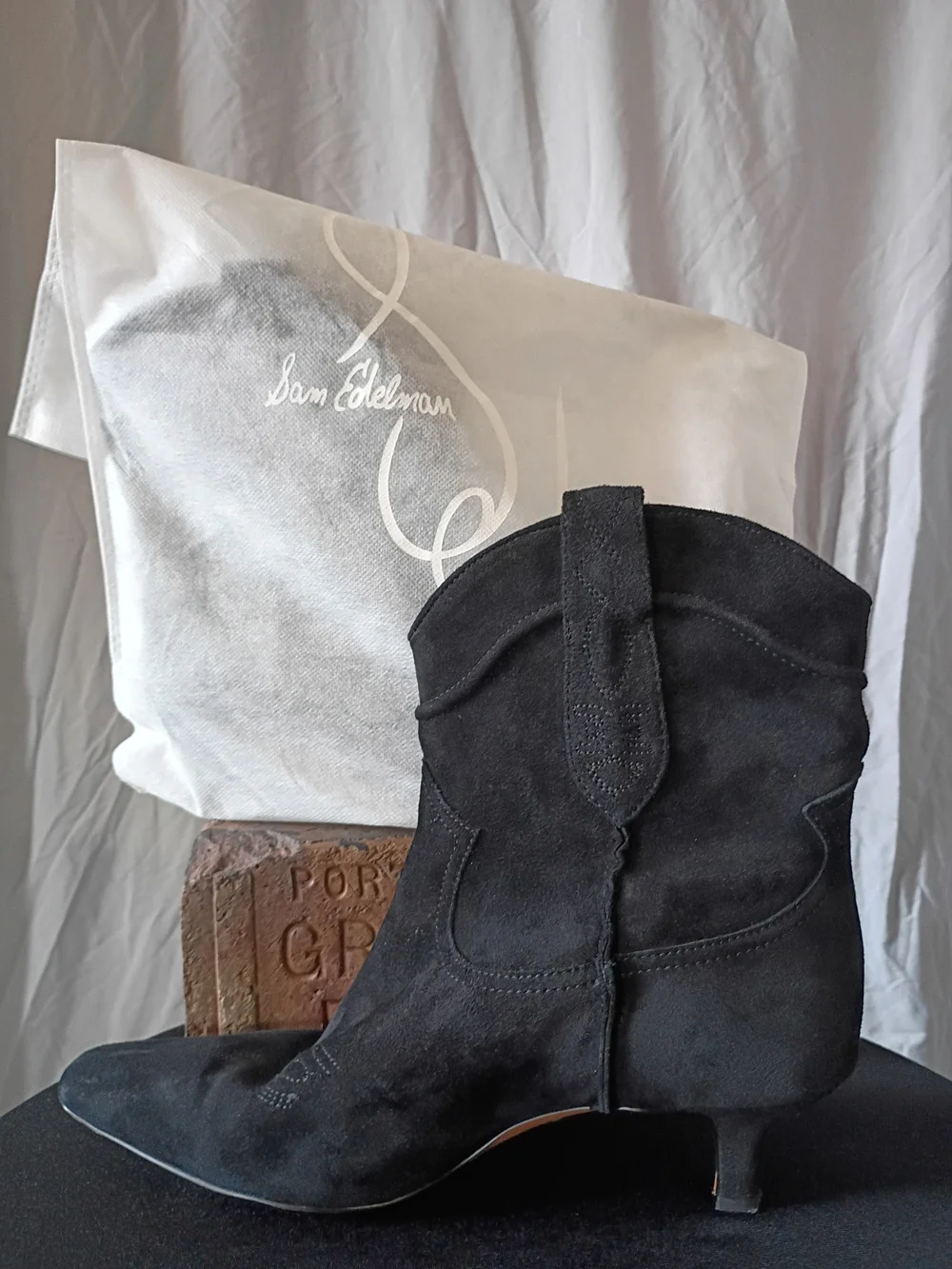 Sam Edelman embrace sleek